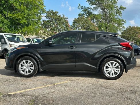 Used 2021 Toyota C-HR LE FWD image 3