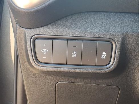 Used 2020 Kia Soul LX FWD image 13