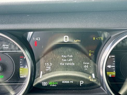 Used 2022 Jeep Wrangler Unlimited Sahara w/ Cold Weather Group AWD/4WD image 13