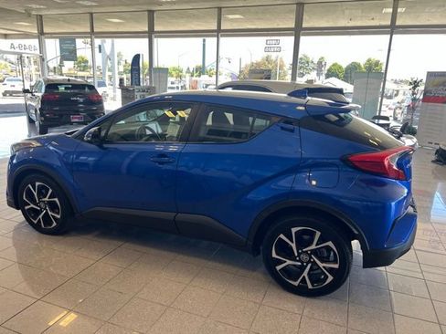 Used 2019 Toyota C-HR XLE FWD image 10