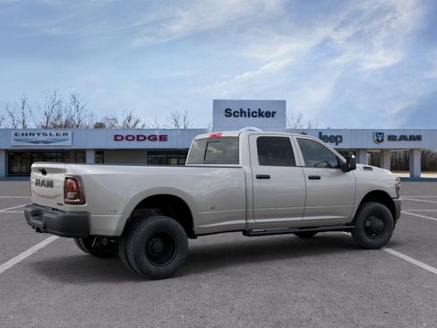 New 2026 RAM 3500 Tradesman AWD/4WD image 35
