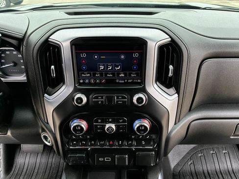 Used 2021 GMC Sierra 1500 SLT w/ SLT Convenience Package AWD/4WD image 24