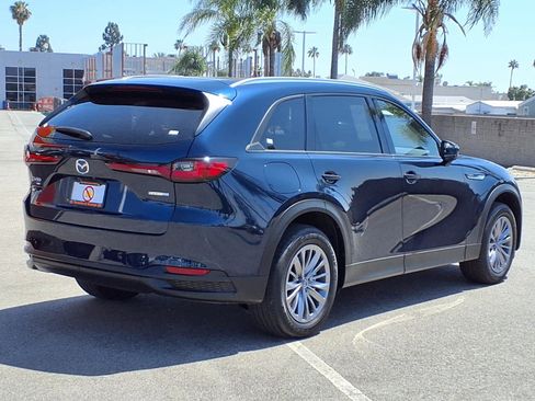 Used 2025 MAZDA CX-90 Plug-In Hybrid w/ Preferred AWD/4WD image 4