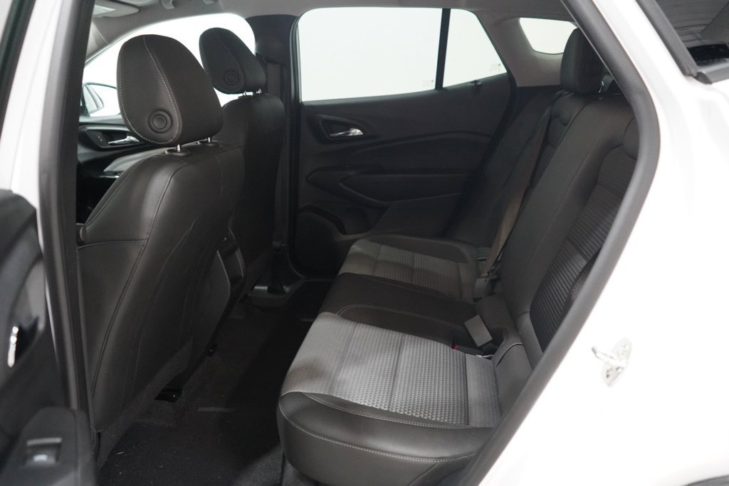 Used 2025 Chevrolet Trax LT FWD image 30