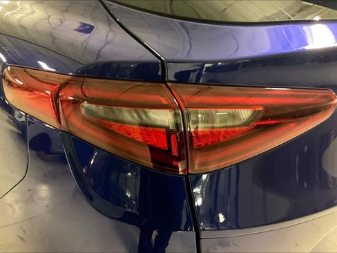 Used 2022 Alfa Romeo Stelvio Sprint image 26