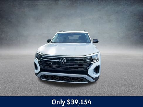 New 2025 Volkswagen Atlas Peak Edition SE image 5