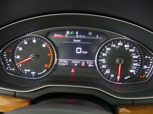 Certified 2022 Audi Q5 2.0T Premium w/ Convenience Package AWD/4WD image 15