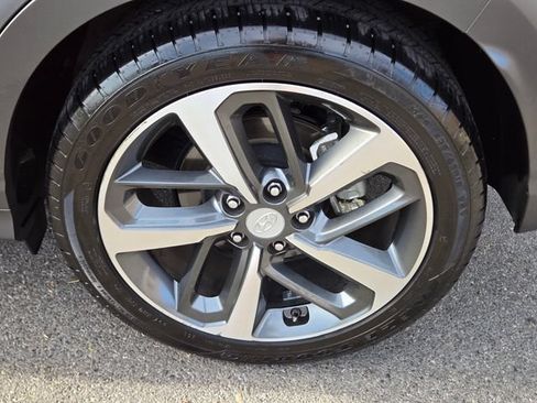 Used 2019 Hyundai Kona Ultimate FWD image 11