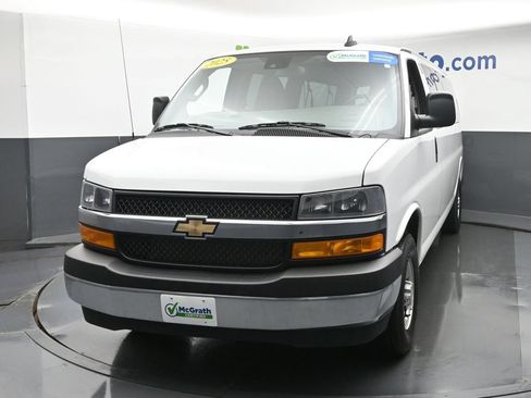 Used 2025 Chevrolet Express 3500 LT w/ LT Preferred Equipment Group RWD image 22