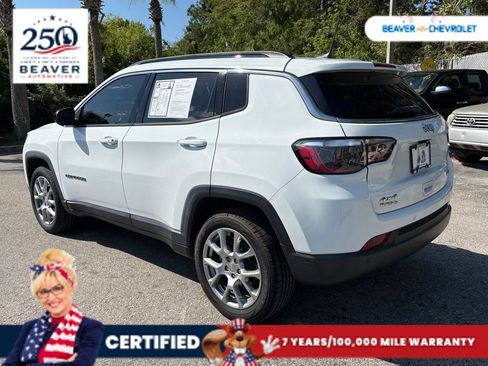 Used 2022 Jeep Compass Latitude w/ Sun and Sound Group AWD/4WD image 5