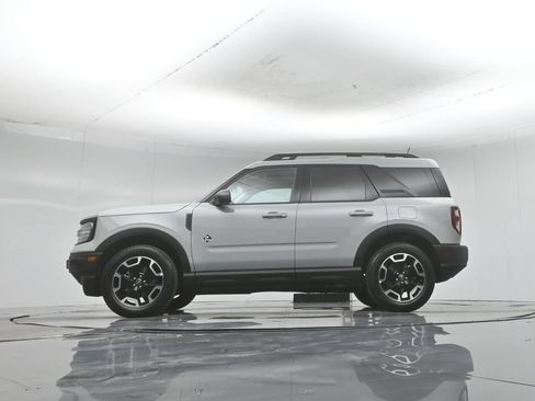 Used 2023 Ford Bronco Sport Outer Banks w/ Tech Package AWD/4WD image 8