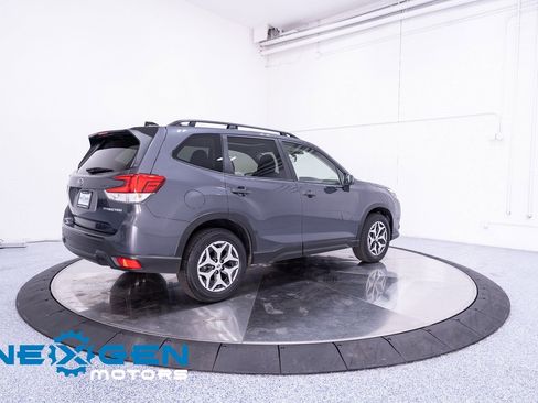 Used 2024 Subaru Forester Premium image 34