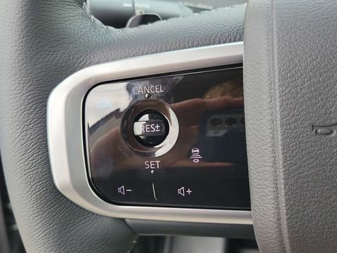 New 2025 Nissan Armada SV image 10