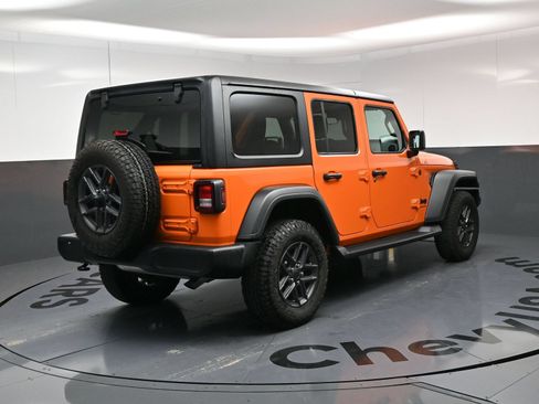 Used 2025 Jeep Wrangler Unlimited Sport AWD/4WD image 9