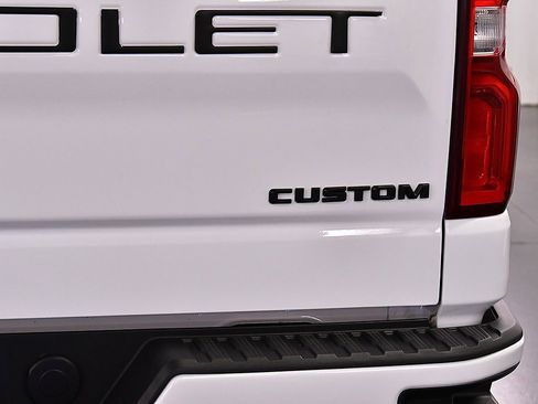 Used 2021 Chevrolet Silverado 1500 Custom image 12