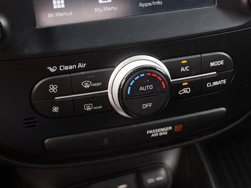 Used 2018 Kia Soul + FWD image 17