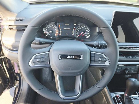 New 2026 Jeep Compass Latitude AWD/4WD image 18