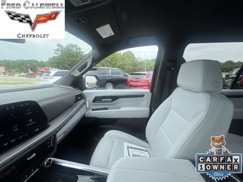 Used 2025 Chevrolet Tahoe Premier AWD/4WD image 11