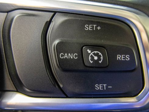Used 2021 Jeep Wrangler Unlimited Sahara w/ Cold Weather Group AWD/4WD image 31