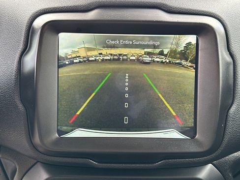 Used 2023 Jeep Renegade Latitude image 30