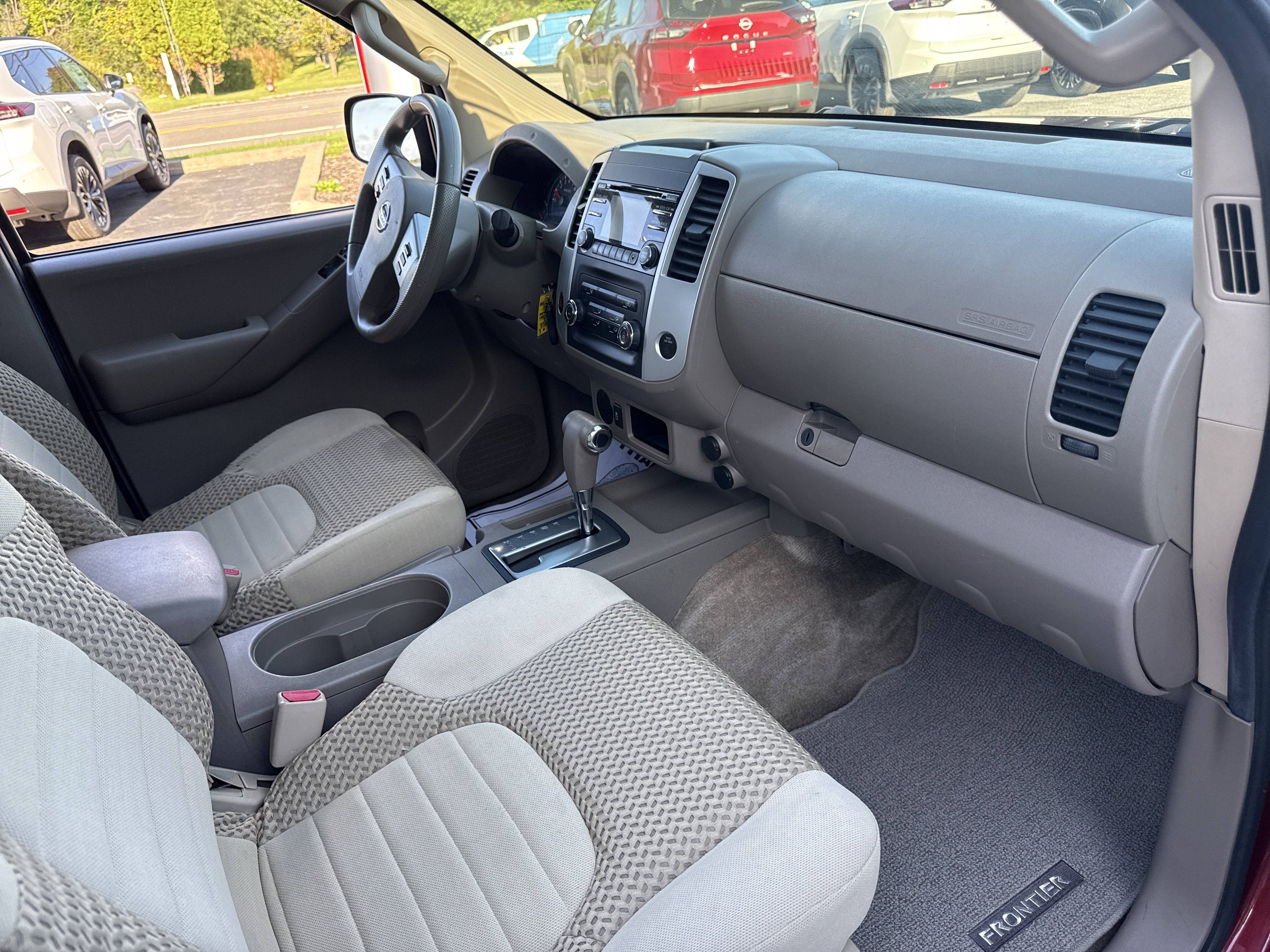 Used 2013 Nissan Frontier SV RWD image 12