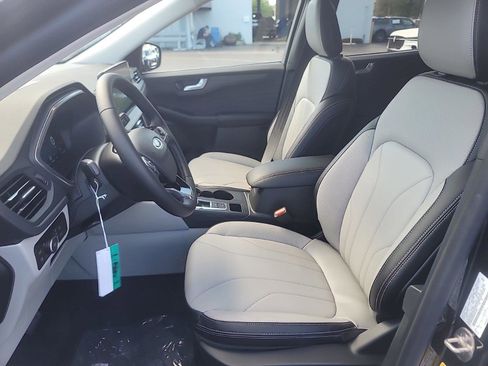 New 2025 Ford Escape SE w/ PHEV Premium Package image 12