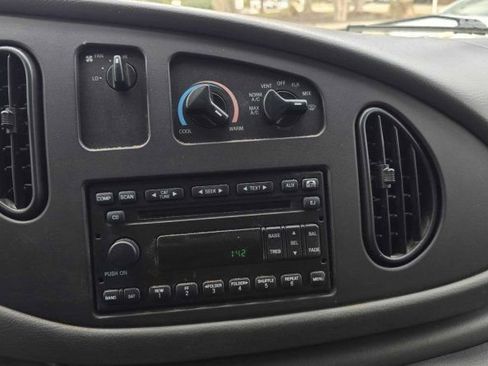 Used 2006 Ford E-150 and Econoline 150 image 22