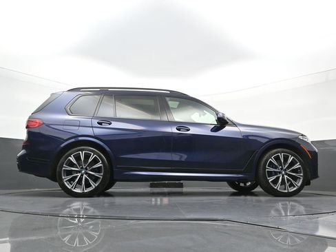 Used 2022 BMW X7 xDrive40i w/ M Sport Package AWD/4WD image 31