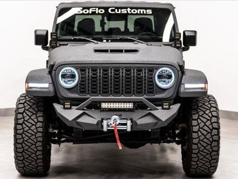 Used 2025 Jeep Gladiator Sport AWD/4WD image 4