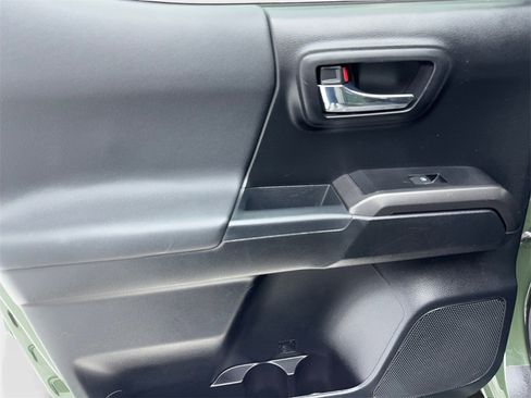 Used 2021 Toyota Tacoma TRD Sport image 40