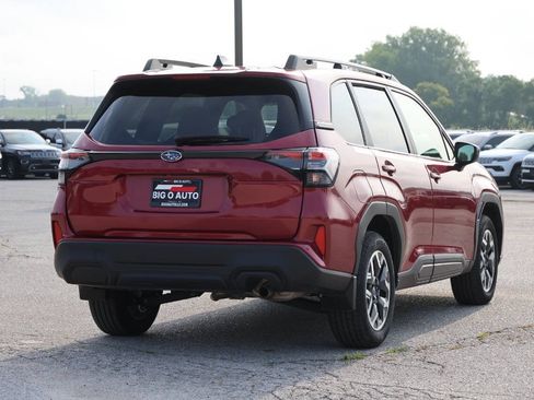 Used 2025 Subaru Forester Premium AWD/4WD image 9