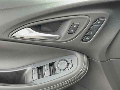 Used 2024 Buick Encore GX Avenir w/ Avenir Convenience Package image 23