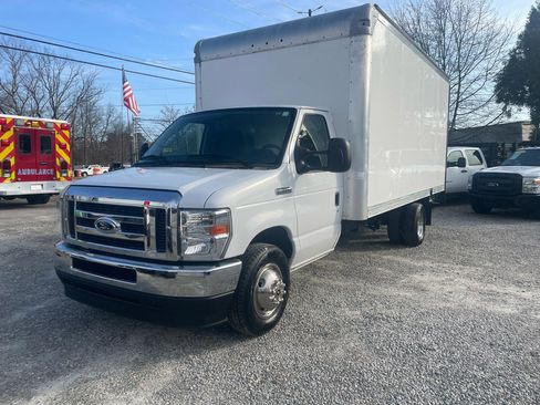Used 2021 Ford E-350 and Econoline 350 Super Duty w/ Power Windows & Locks Group image 2