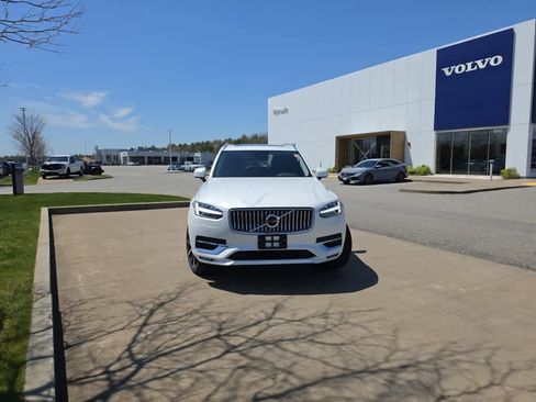 Used 2023 Volvo XC90 B5 Plus w/ Protection Package AWD/4WD image 3