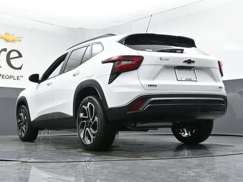 New 2026 Chevrolet Trax RS w/ Sunroof Package FWD image 5