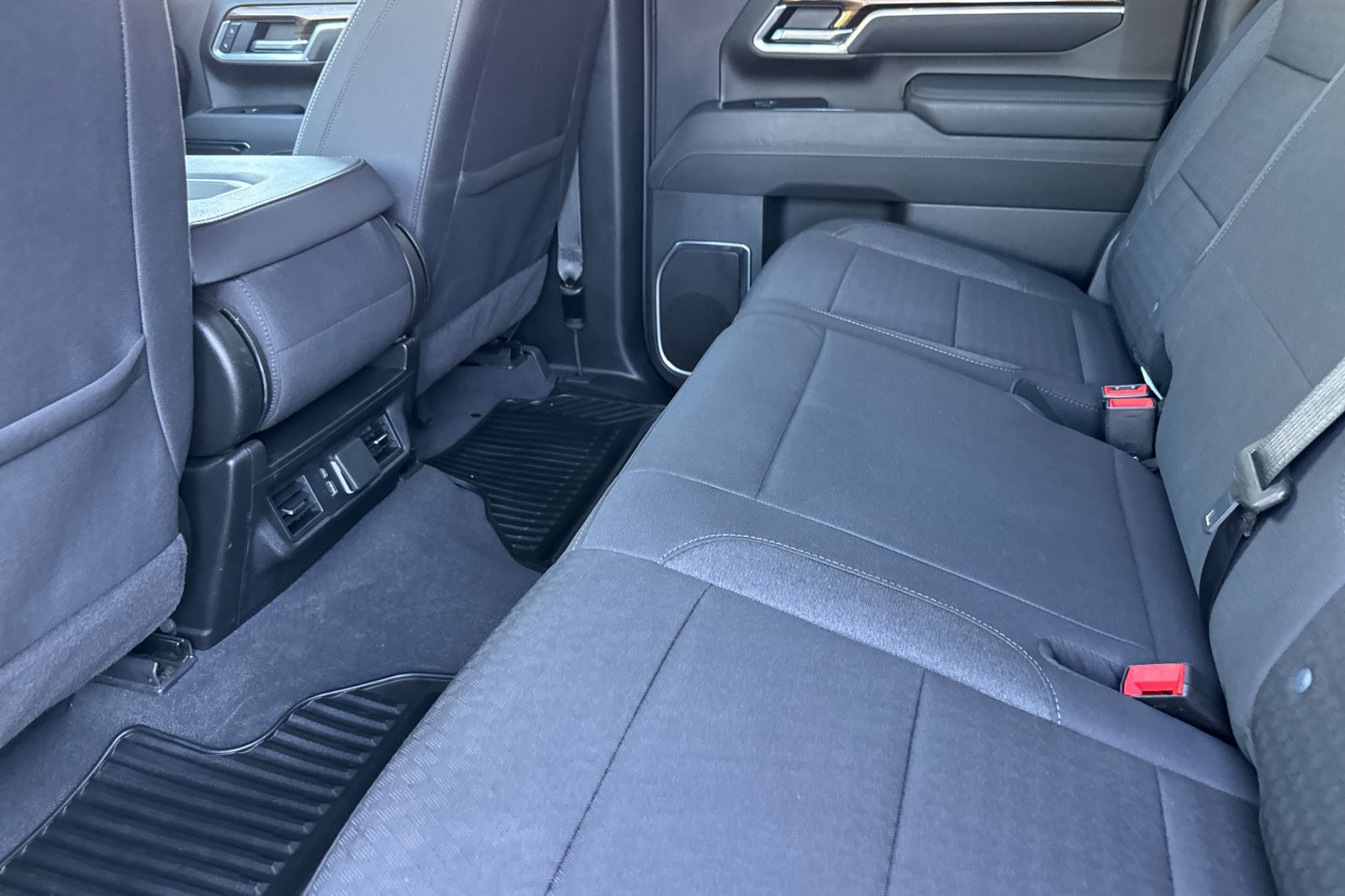 Used 2025 Chevrolet Silverado 2500 LT w/ Convenience Package AWD/4WD image 12