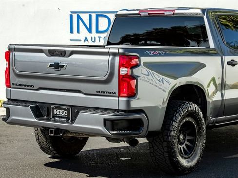 Used 2021 Chevrolet Silverado 1500 Custom w/ LPO, Blackout Package AWD/4WD image 7