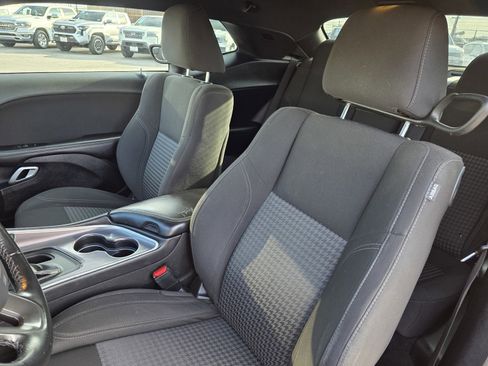 Used 2021 Dodge Challenger SXT image 21