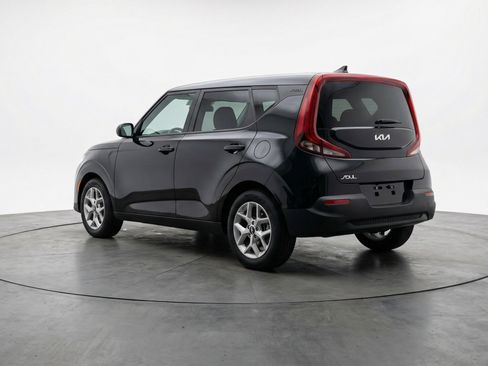 Used 2025 Kia Soul LX w/ LX Technology Package image 6