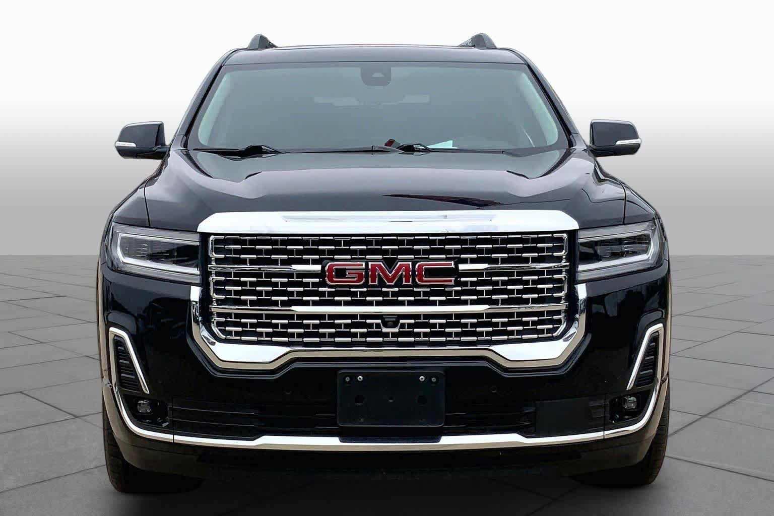 Used 2023 GMC Acadia Denali w/ Black Diamond Edition AWD/4WD image 4