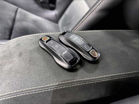 Used 2025 Porsche 911 GT3 RS RWD image 34