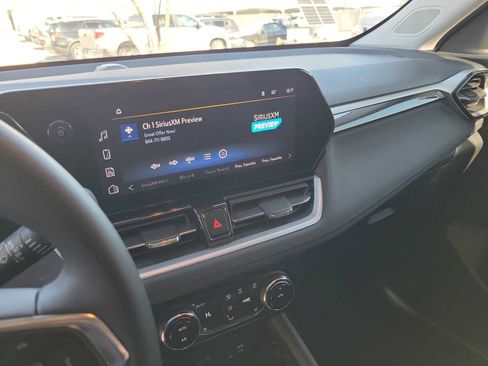 Used 2025 Chevrolet TrailBlazer LT w/ Convenience Package image 20