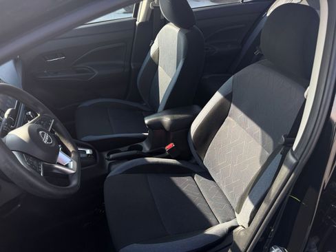Used 2025 Nissan Versa SV image 33
