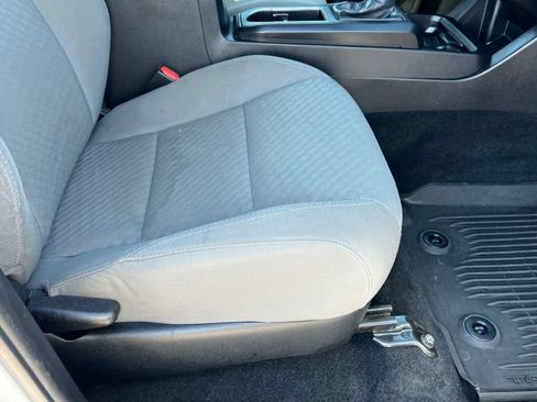 Used 2022 Toyota Tacoma SR AWD/4WD image 15