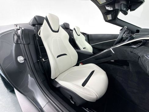 Used 2025 Ferrari Roma Spider RWD image 28