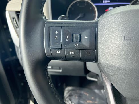 Used 2025 Nissan Rogue SV image 16