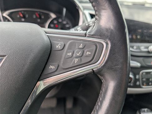 Used 2020 Chevrolet Equinox Premier image 25