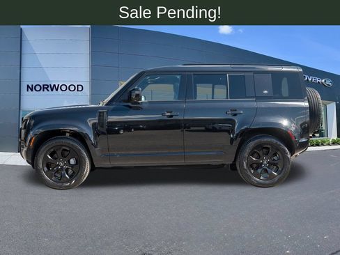 Used 2023 Land Rover Defender 110 X-Dynamic SE AWD/4WD image 7