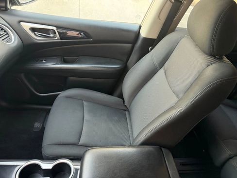 Used 2020 Nissan Pathfinder SV FWD image 16