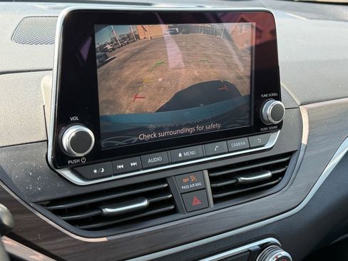 Used 2024 Nissan Altima 2.5 SV image 34